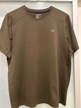 Arc'teryx Men's Olive Short Sleeve Crew Tee